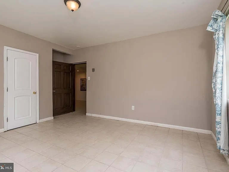 2112 Sondra Ct — Photo 12