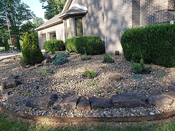 Driveway side (west)