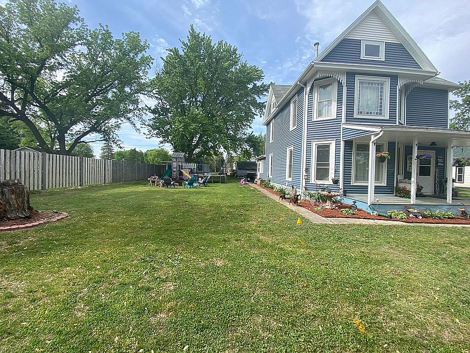 2nd image of 247 1st Ave NW