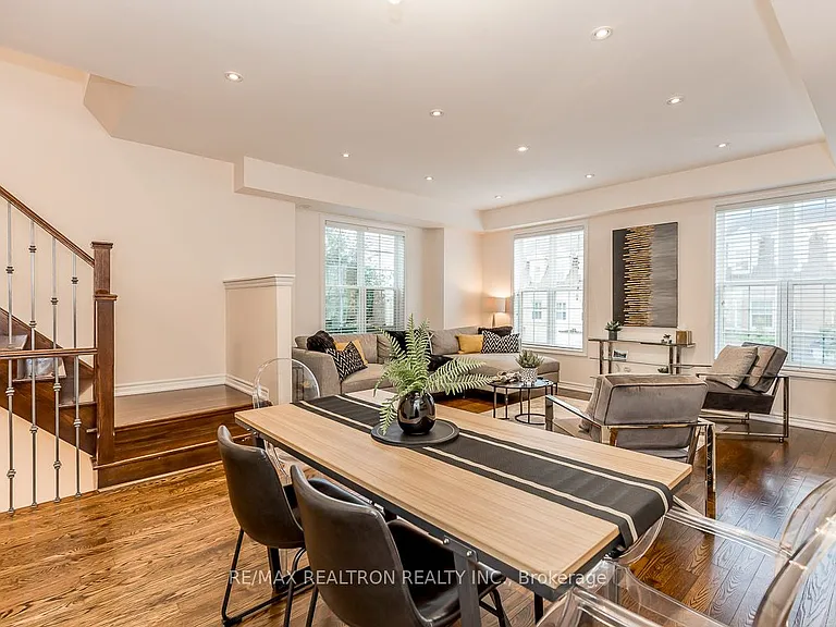 28 Donald Buttress Blvd W — Photo 17