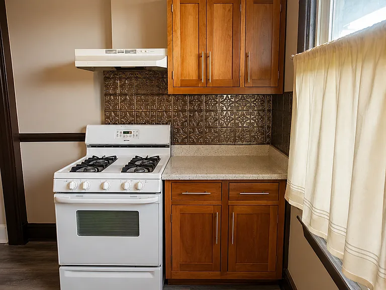 2333 S Lawndale Ave — Photo 15