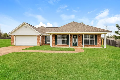 102 Red Oak Cv Photo 1