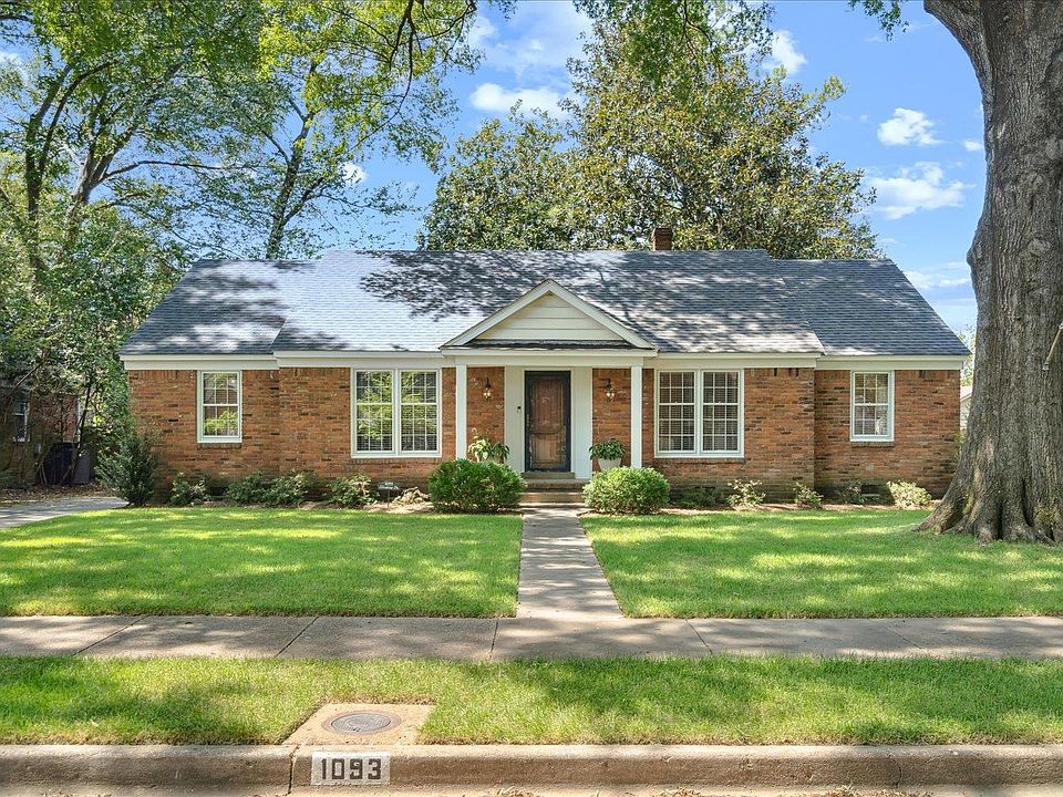 1st image of 1093 Woodview Dr
