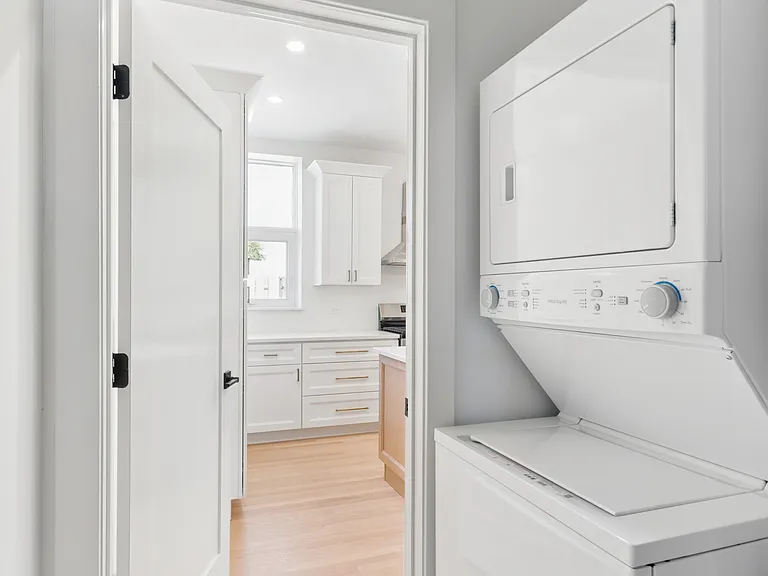 848 W George St #3 — Photo 18