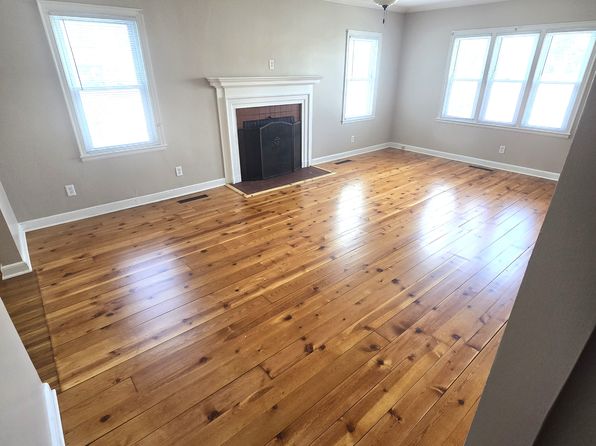202 1st St W #202