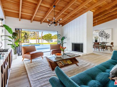 22951 Brenford St, Woodland Hills, CA, 91364
