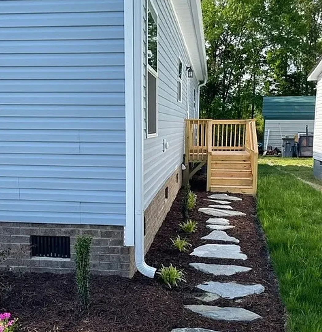 Coming Soon! 3 BR/2BA | Newly Renovated Single Family Home | Private Driveway Parking | In Rock H... — Photo 2