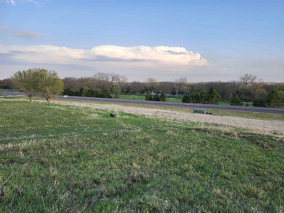 2nd image of Drake Cir