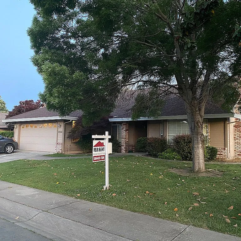 1734 Corsica Dr photo 1