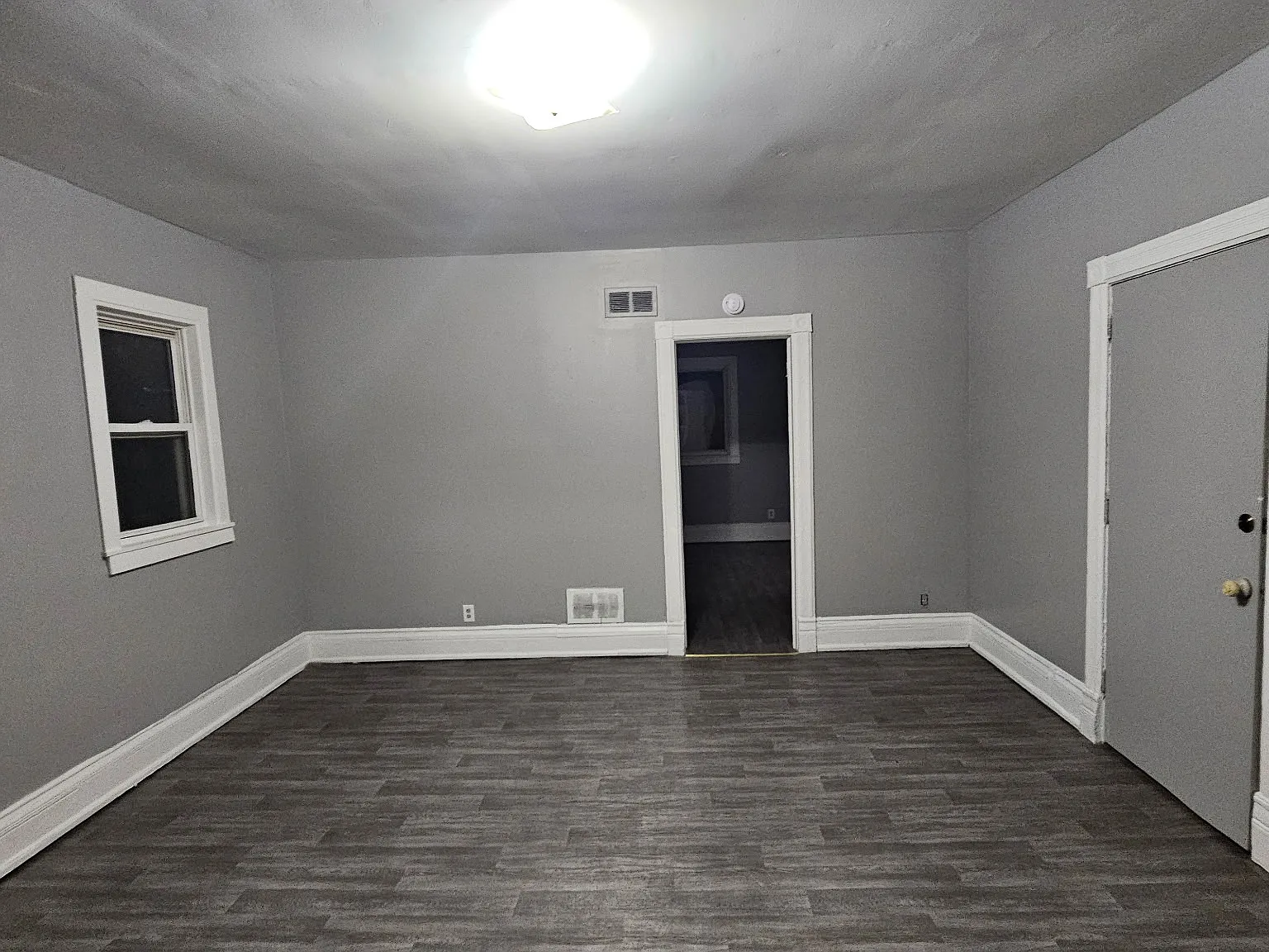 2 bed, 900 sqft, $1,200 — Photo 4