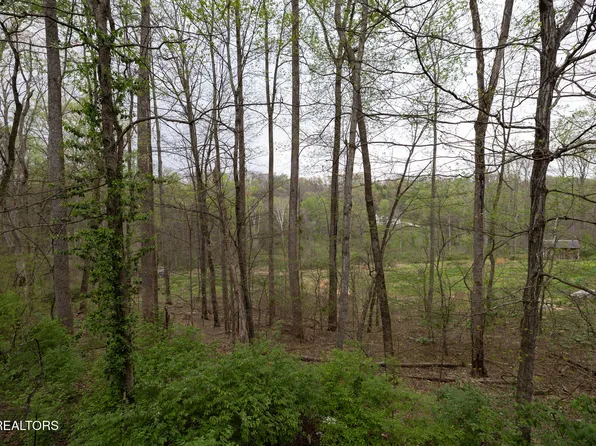 151 Lakeview Cir, Clinton, TN 37716