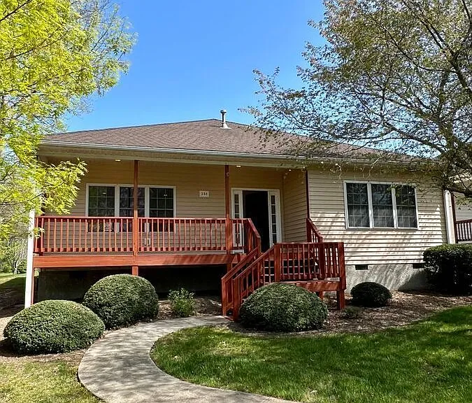 250 Highland Golf Dr — Photo 1