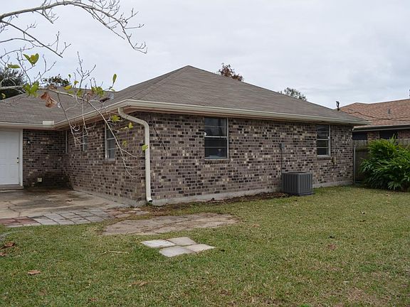 4th image of 324 Sugarpine Dr