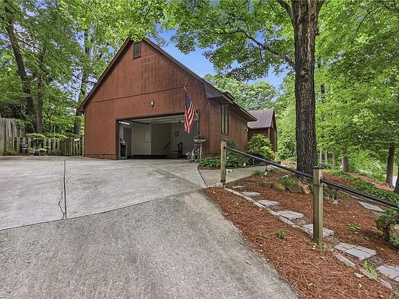 3rd image of 222 Shadowlawn Dr