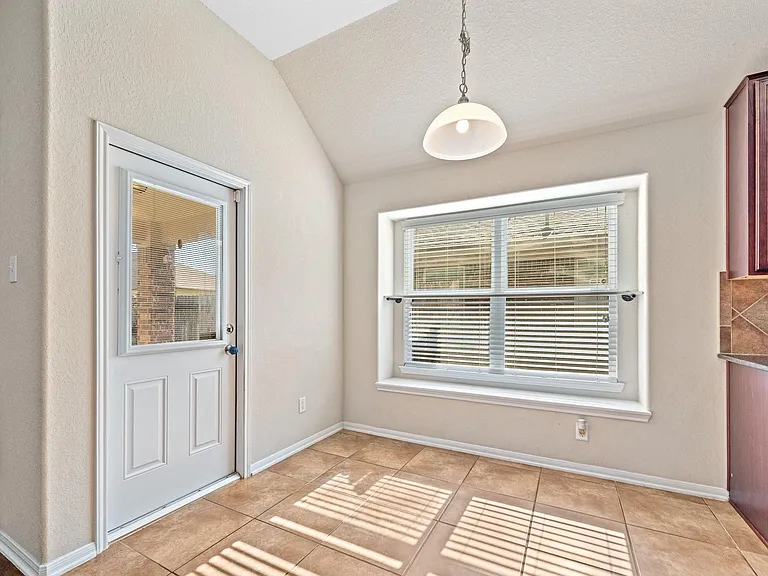 13914 Juniper Bend Ln — Photo 21