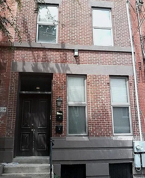 1531 Poplar St #1 — Photo 1