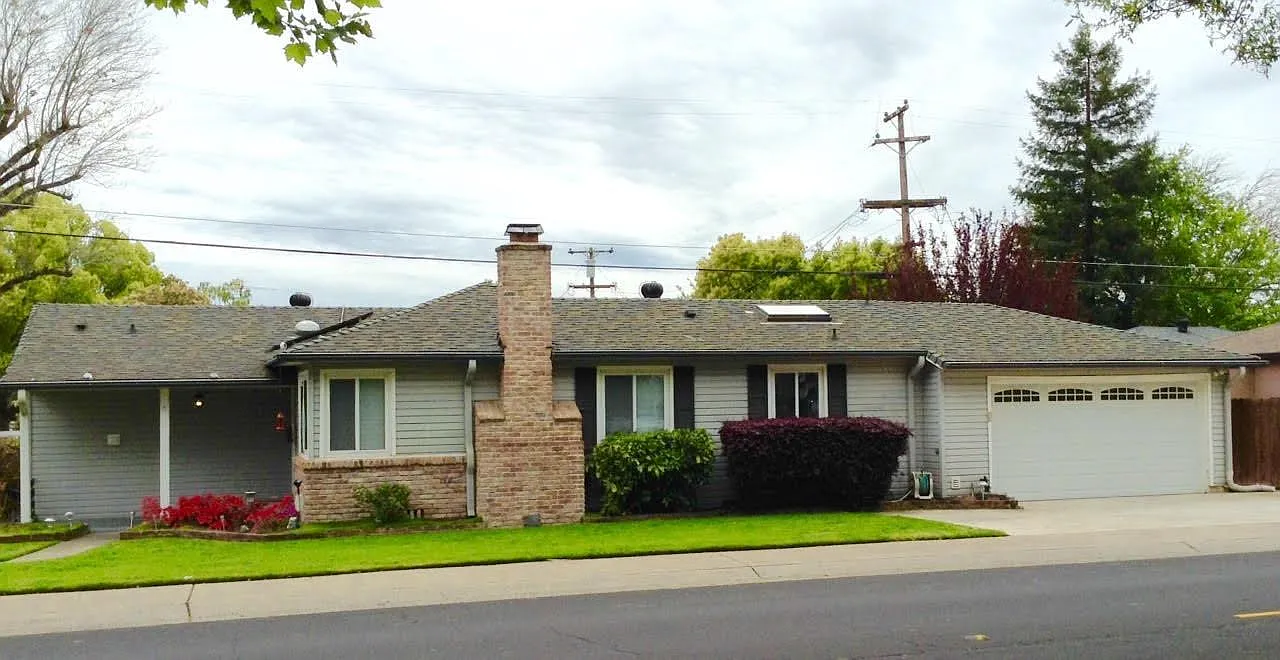 1000 Balsam St photo 1