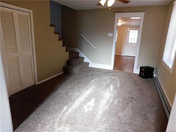 5th image of 126 Wood St