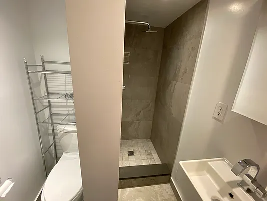 Rented by AZ REALTY NYC LLC | media 14