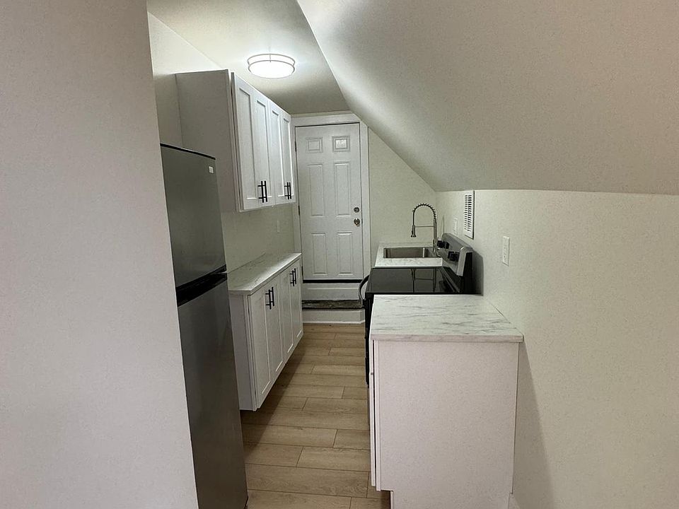 2nd image of 706 George St #3