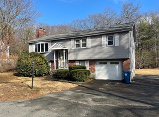11 Town Line Rd, Burlington, MA 01803
