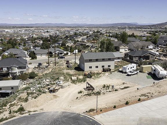 3rd image of 2228 W Cove Canyon Cir