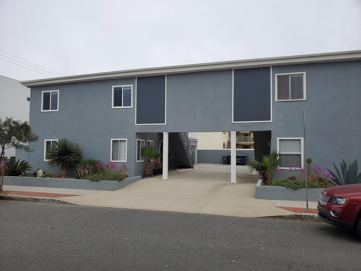 2 bed, 865 sqft, $3,200 — Photo 1
