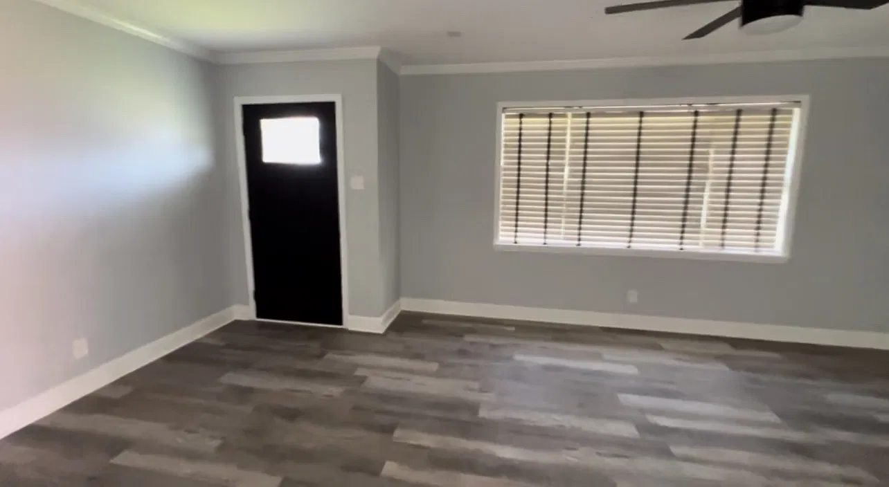 814 Sundale Dr — Photo 4