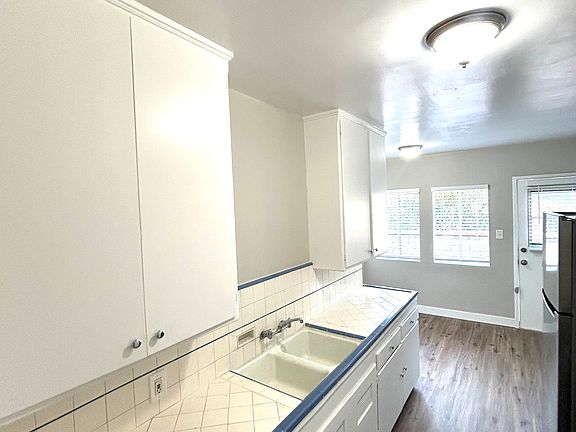 5th image of 249 N Cordova St #A