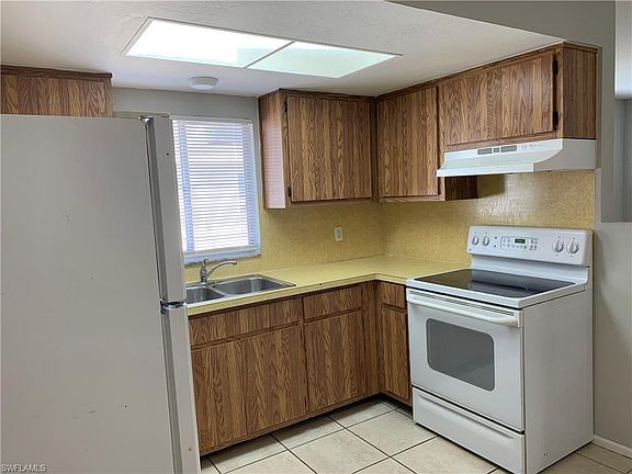 4th image of 13915/13917 1st St