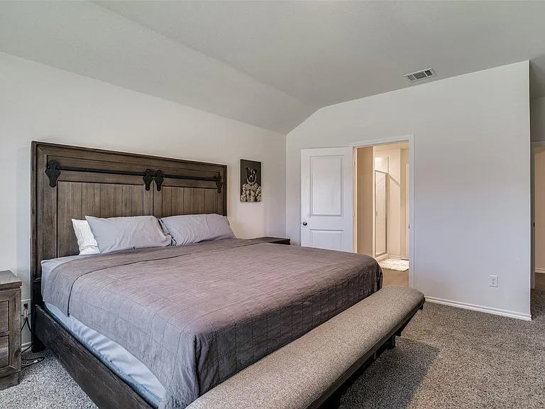2117 Croton Ave — Photo 11