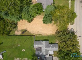 946 Pine St, Perrysburg, OH
