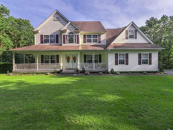 3rd image of 3 Hogan Ln