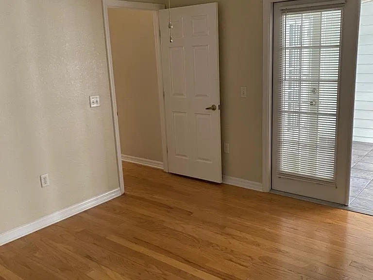 231 NE 28th Ave #105 — Photo 15