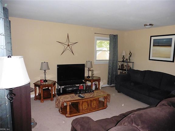 3rd image of 5916 Orcutt Ave