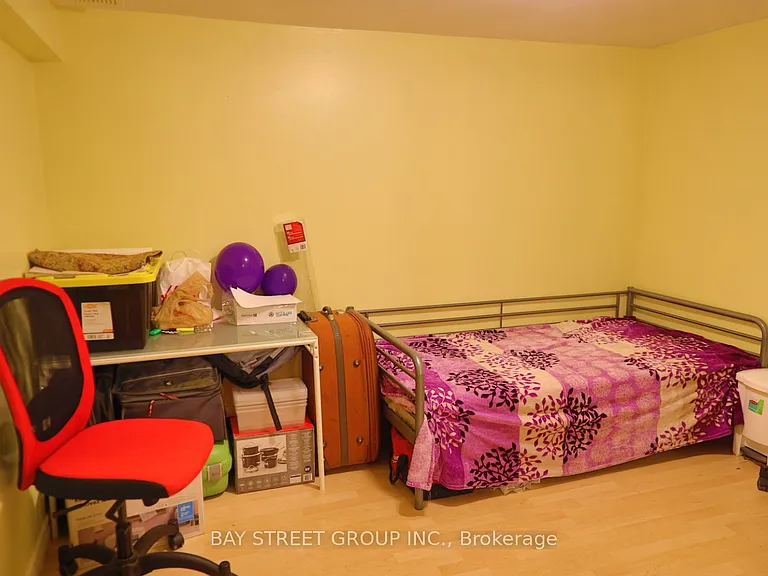 27 Stornoway Cres — Photo 14