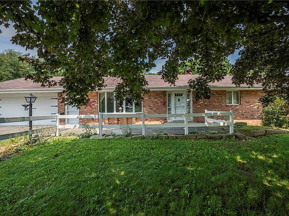 3rd image of 169 Ridge Dr