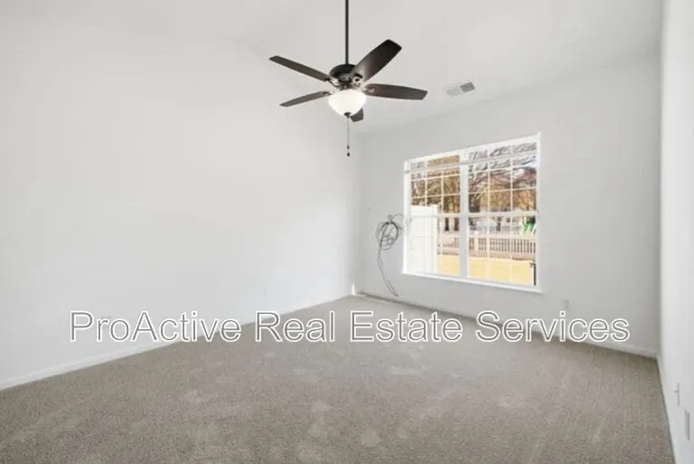 2021 Livingston St — Photo 18