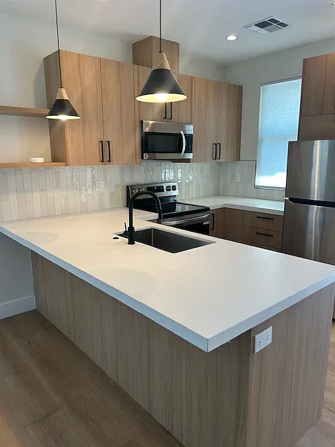 2 bed, 937 sqft, $2,549 — Photo 3