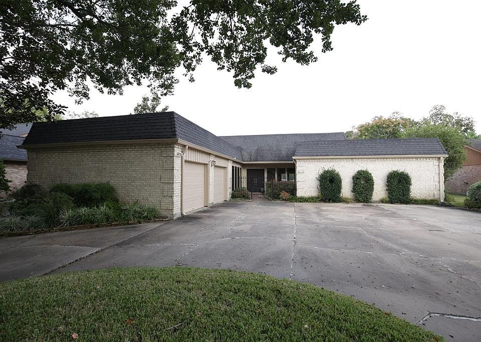 1st image of 3311 Deerwood Ln