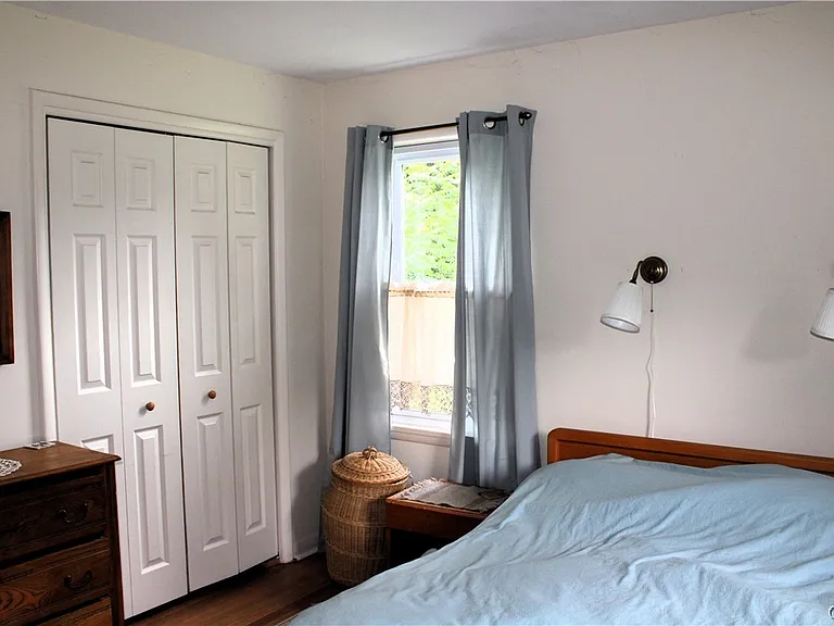 503 E Franklin St — Photo 14