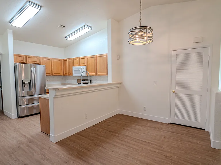 2566 Velez Valley Way — Photo 4
