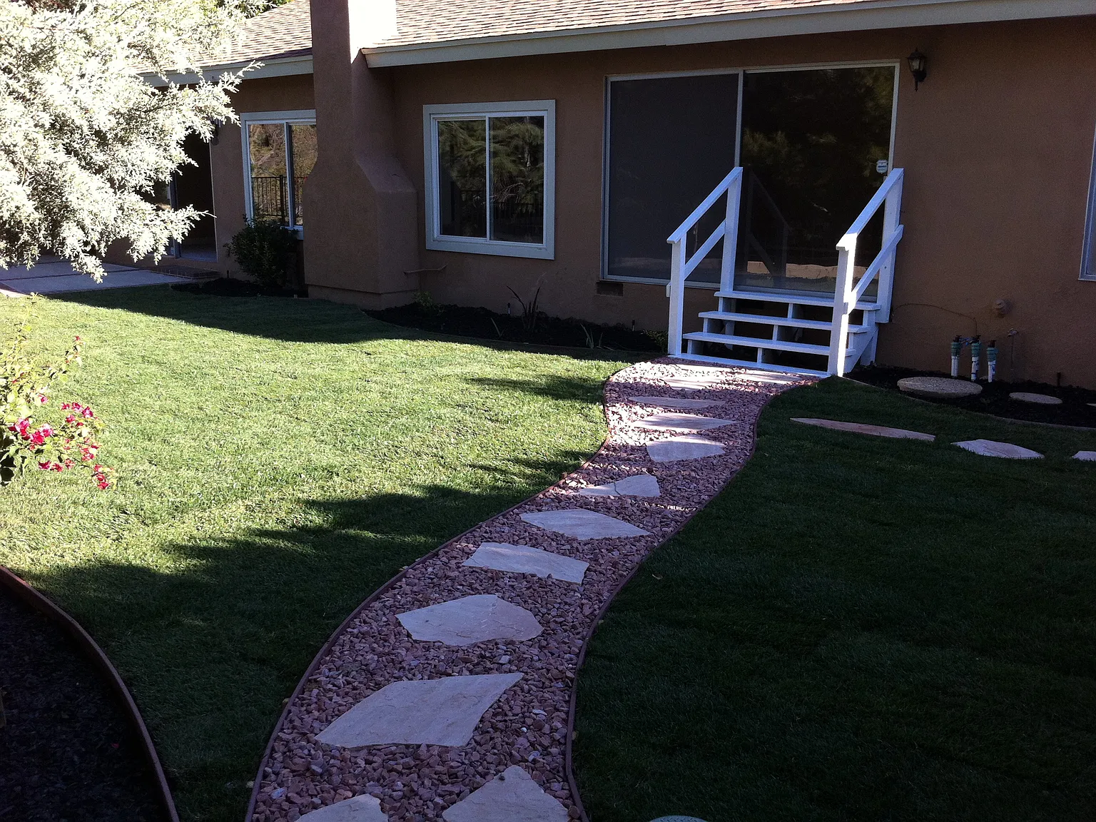 3 bed, 1800 sqft, $3,695 — Photo 2