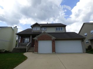 904 Autumn Dr, Antioch, IL