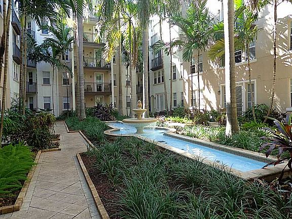 4th image of 533 NE 3rd Ave APT 425