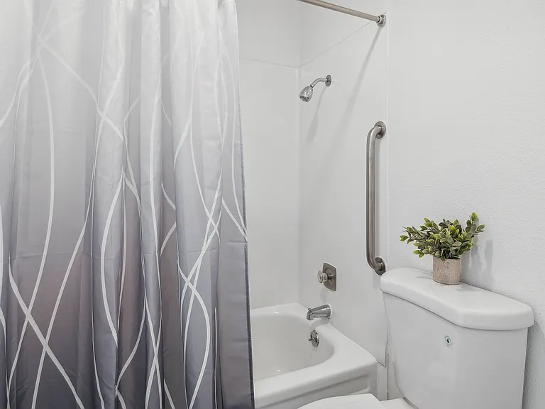 Cascade Ridge Apartments — Photo 10