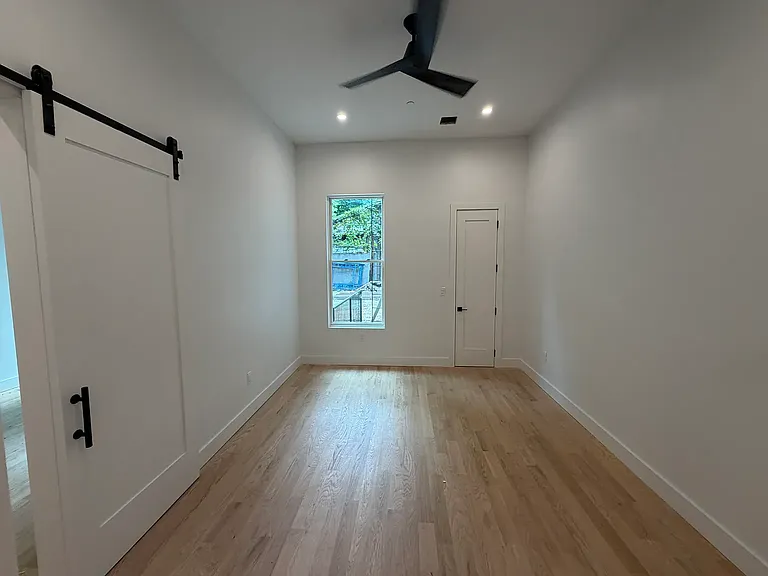 12 Locust St #1 — Photo 10