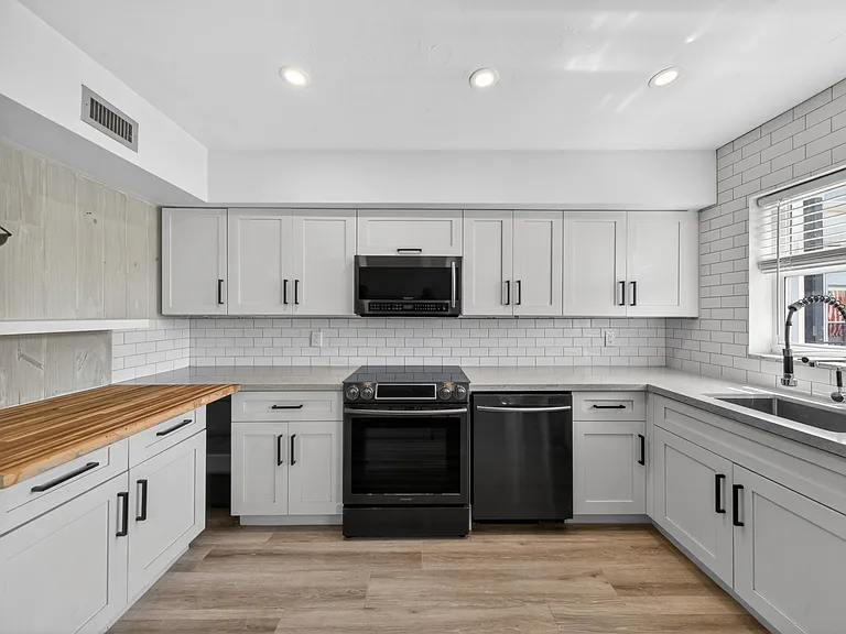 505 NE 20th Ave #209 — Photo 9
