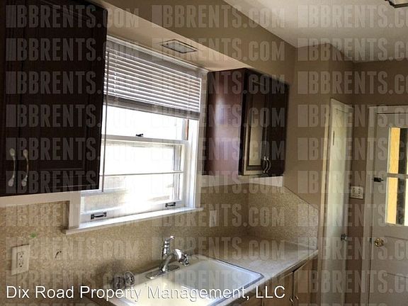 4th image of 3100 McGee Ave