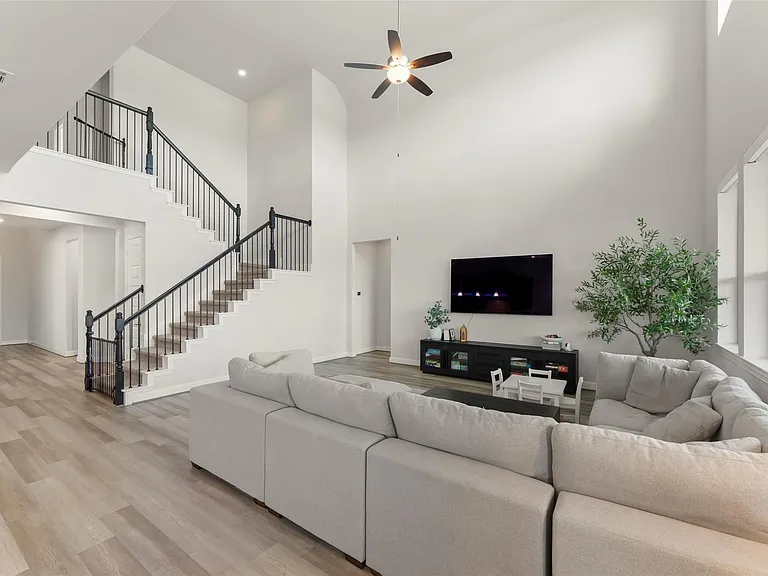 922 Shumard St — Photo 8